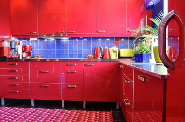 公寓 红色图片来自tukumajia在打破陈规 夺人眼球的红色瑞典公寓的分享