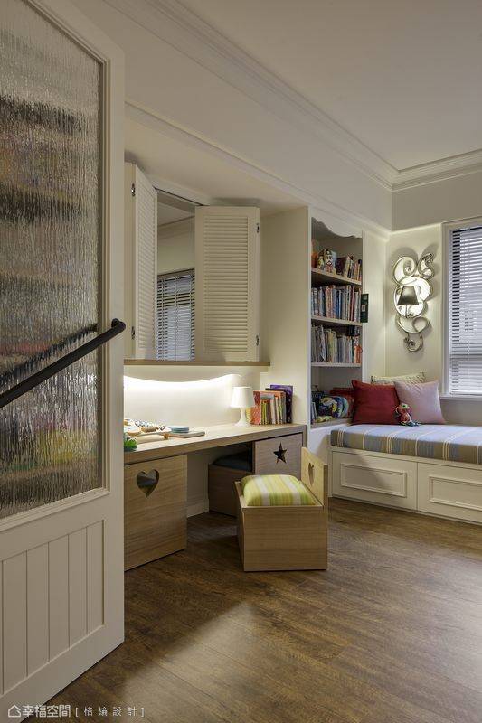 客厅 书房 美式 椅子 多功能室图片来自tukumajia在178方美式三居的分享