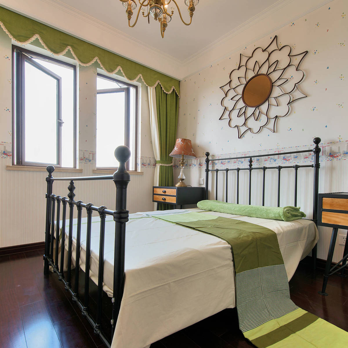 美式 绿色 床 窗帘 儿童房图片来自tukumajia在167方美式五居的分享