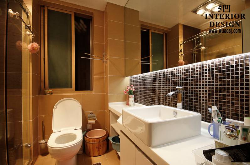 卫生间图片来自tukumajia在150平现代简约三居室的分享