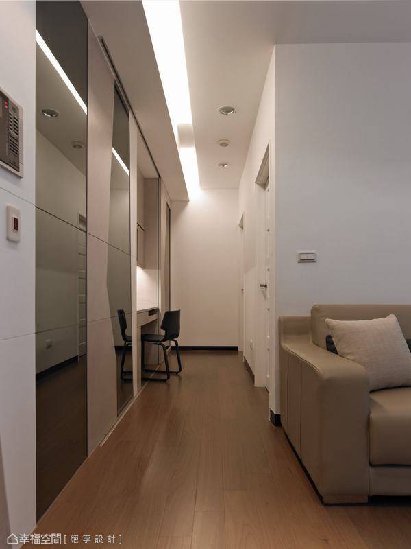 厨房 现代 简约 书桌 走廊图片来自tukumajia在56方现代简约三居的分享