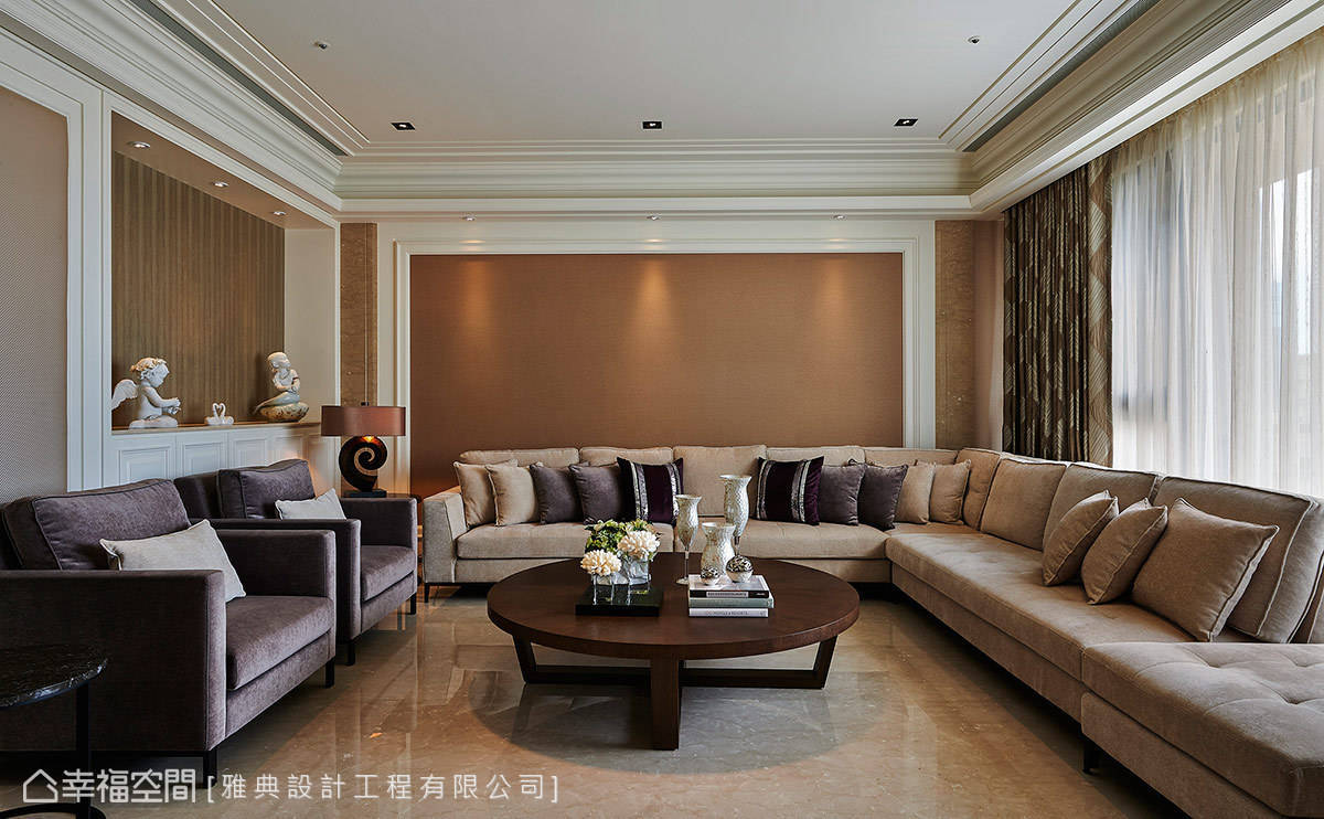 欧式 美式 沙发 客厅图片来自tukumajia在363方欧式古典四居的分享