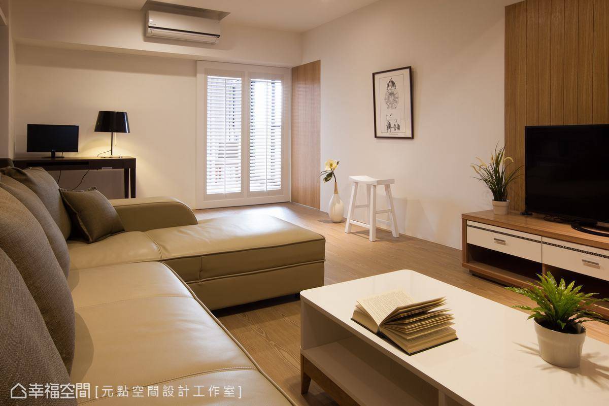 白色 实木 客厅图片来自tukumajia在132方混搭三居的分享