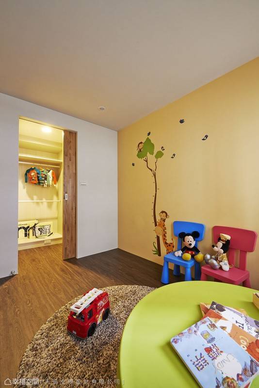 现代 简约 儿童房图片来自tukumajia在77方现代简约两居的分享