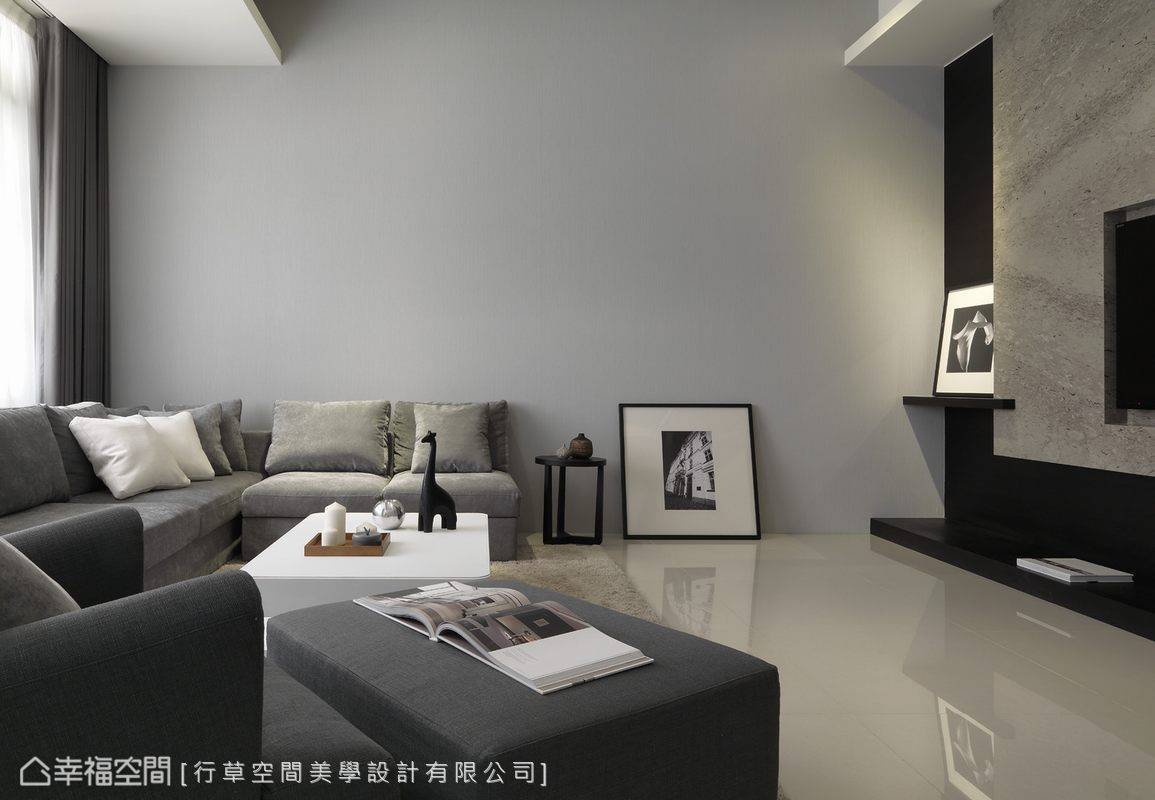 客厅 现代 简约 沙发图片来自tukumajia在243方现代简约复式的分享