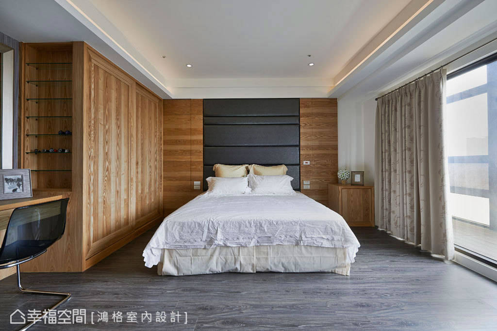 现代 阳台 简约 床 主卧图片来自tukumajia在215方现代简约三居的分享