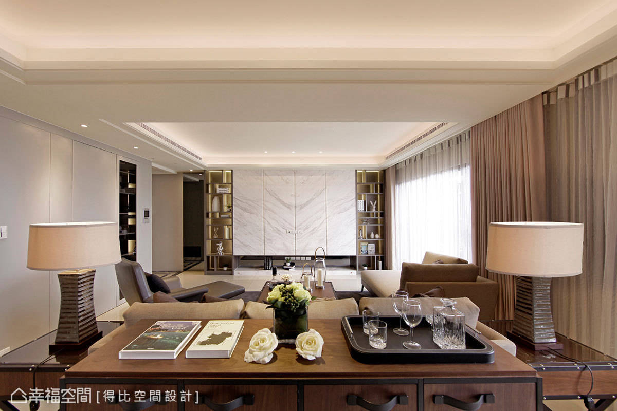 欧式 客厅图片来自tukumajia在264方欧式复式的分享