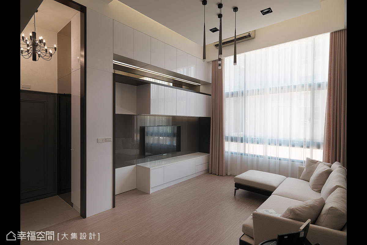 客厅 玄关 现代 简约 白色图片来自tukumajia在106方现代简约四居的分享
