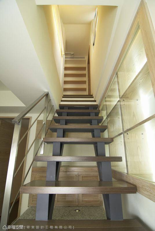 现代 楼梯 简约 收纳 走廊图片来自tukumajia在165方现代简约复式的分享