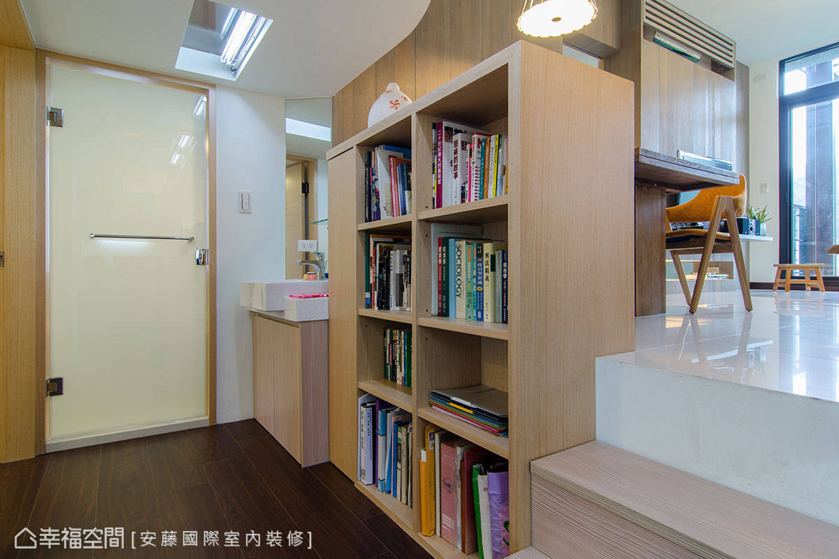 现代 简约 餐桌 收纳 书房图片来自tukumajia在106方现代简约二居的分享