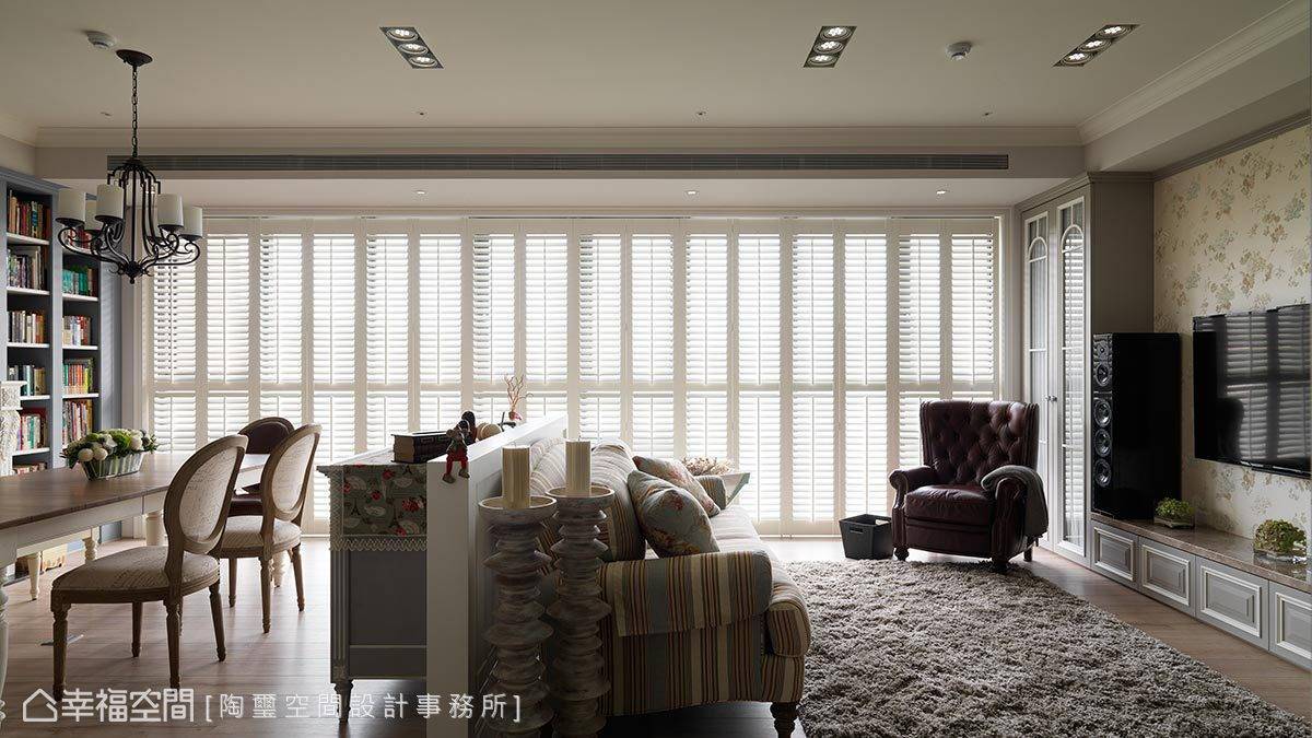 客厅 餐厅 欧式 沙发图片来自tukumajia在125方欧式三居的分享