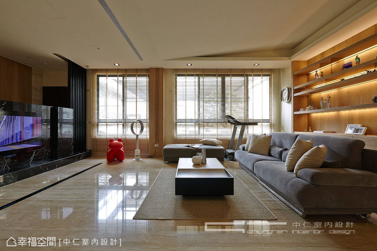 现代 简约 沙发 客厅图片来自tukumajia在396方现代简约五居的分享