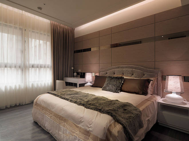 卧室 现代 简约 床 台灯 床品 主卧图片来自tukumajia在180平现代简约四居的分享