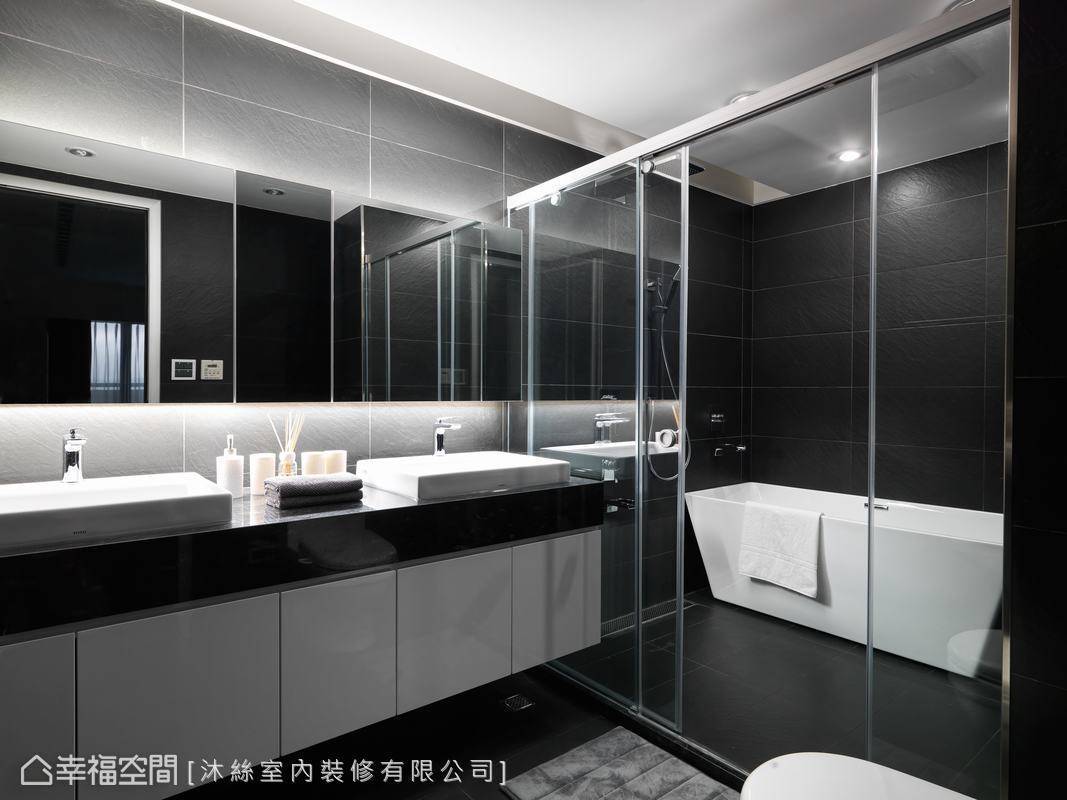 现代 简约 白色 卫生间图片来自tukumajia在160方现代简约两居的分享