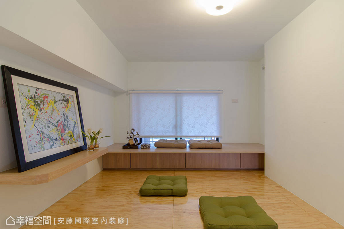 现代 简约 床 次卧图片来自tukumajia在106方现代简约二居的分享