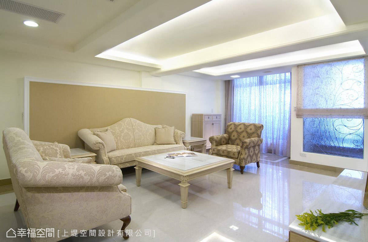 美式 客厅图片来自tukumajia在116方美式复式的分享