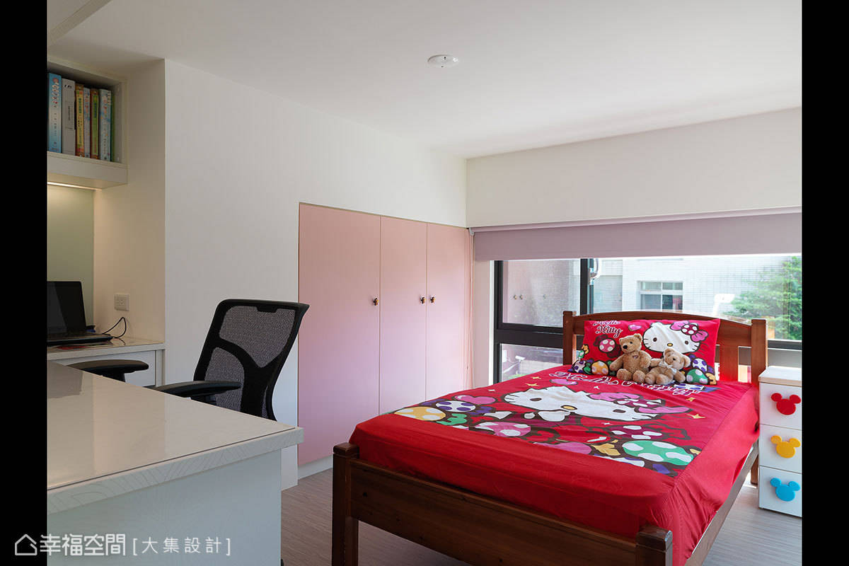 卧室 现代 阳台 简约 儿童房图片来自tukumajia在106方现代简约四居的分享