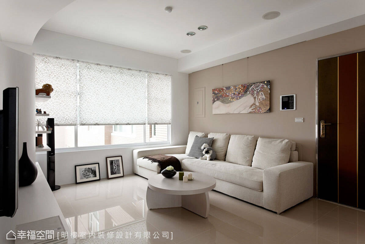 现代 简约 白色 沙发图片来自tukumajia在89方现代简约一居的分享