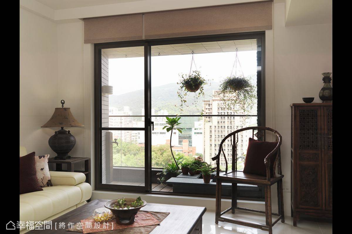 阳台 角落 中式 客厅图片来自tukumajia在119方中式两居的分享