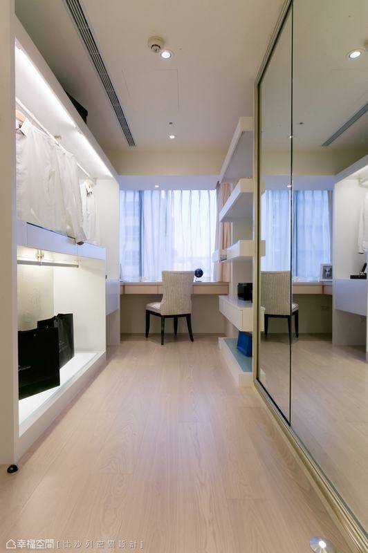 现代 简约 步入式衣柜图片来自tukumajia在248方现代简约两居的分享