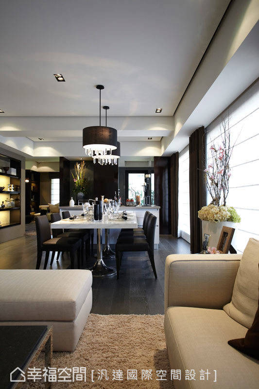 现代 简约 客餐厅图片来自tukumajia在137方现代简约二居的分享