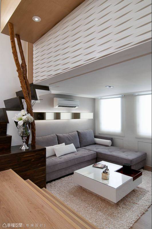 现代 楼梯 简约 客厅图片来自tukumajia在90方现代简约复式的分享