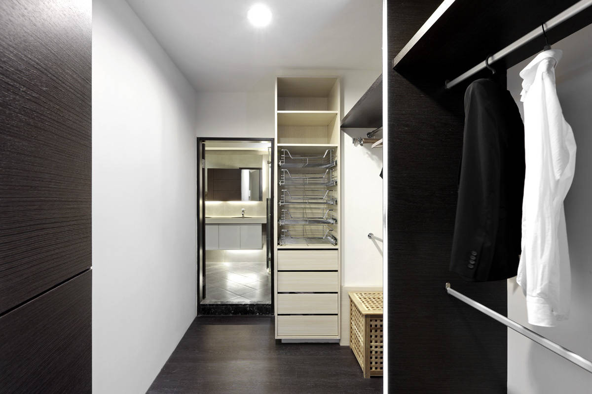 现代 简约 步入式衣柜图片来自tukumajia在240方现代简约复式的分享
