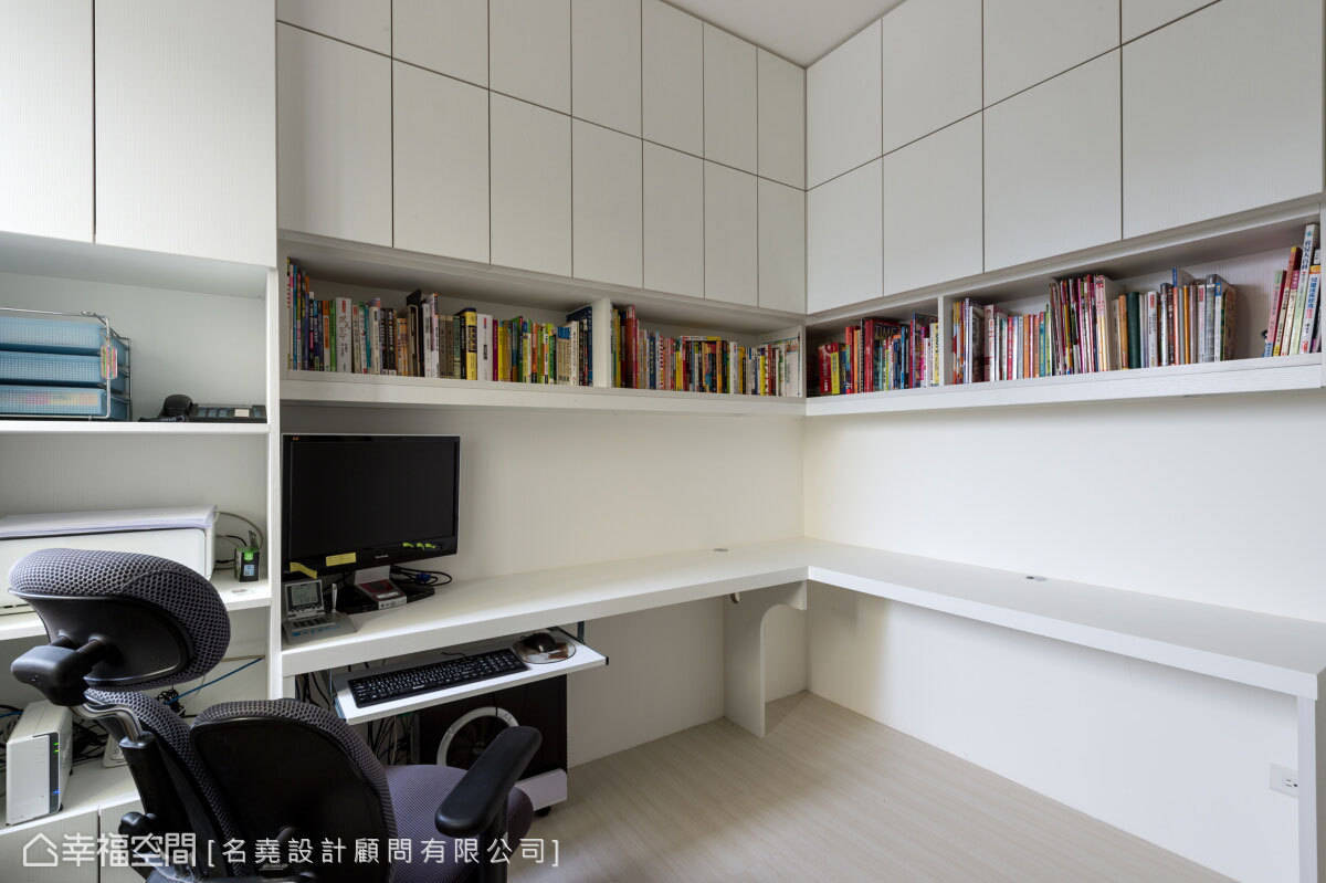 书柜 收纳 书房图片来自tukumajia在172方混搭复式的分享