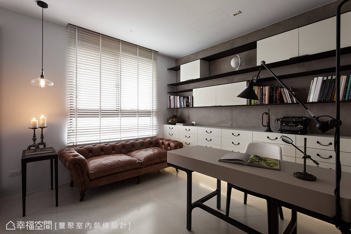 现代 书房 简约 白色 沙发 收纳图片来自tukumajia在165方现代简约三居的分享