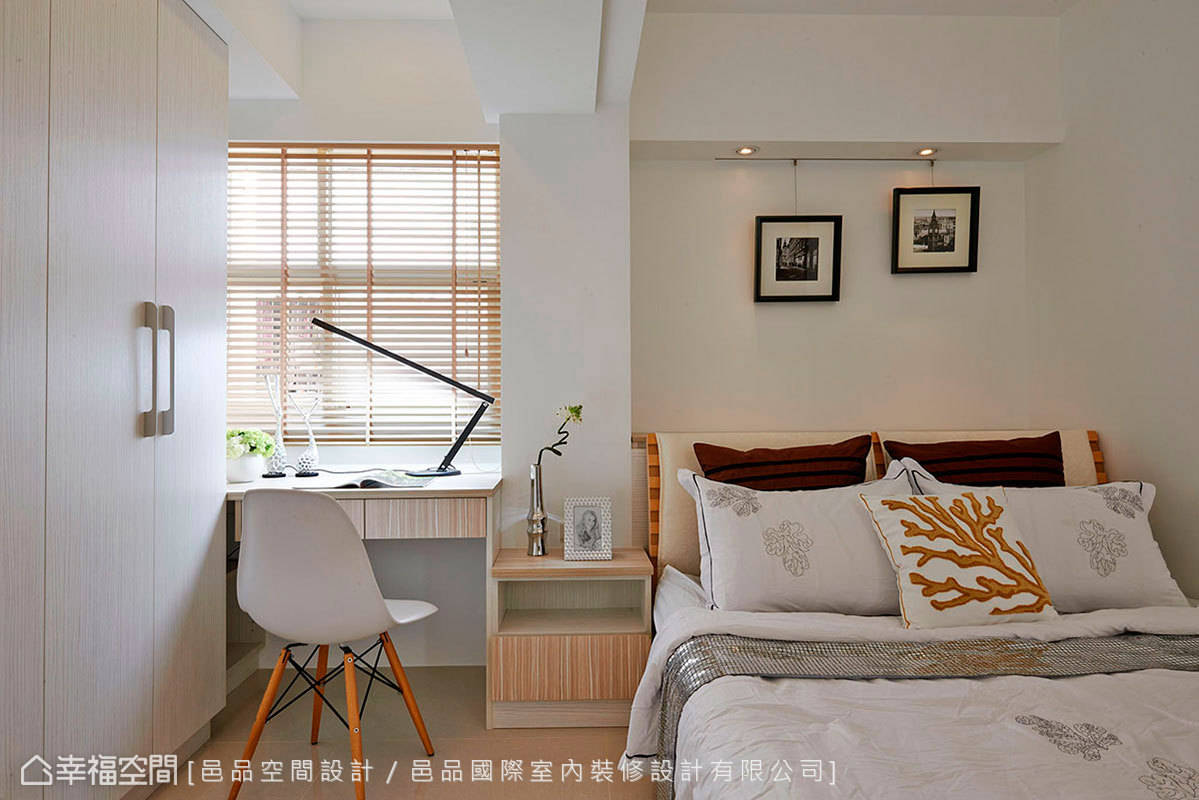 现代 简约 床 衣柜 次卧图片来自tukumajia在125方现代简约三居的分享