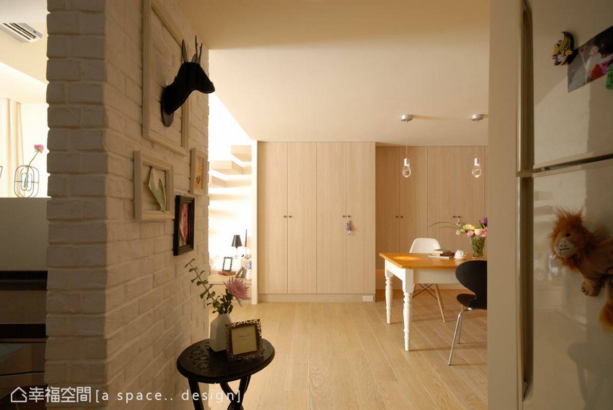 客厅图片来自tukumajia在83方混搭两居的分享