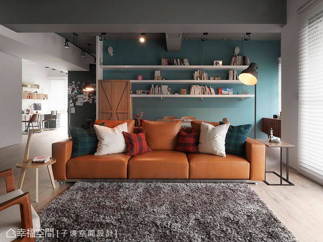 现代 蓝色 沙发图片来自tukumajia在149方混搭三居的分享