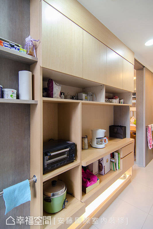 厨房 现代 简约 走廊图片来自tukumajia在106方现代简约二居的分享