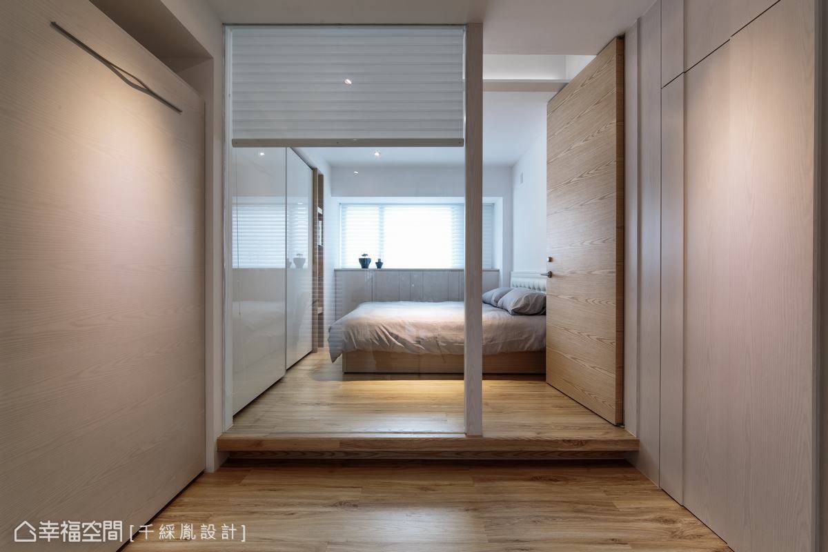 现代 简约 卧室图片来自tukumajia在43方现代简约二居的分享