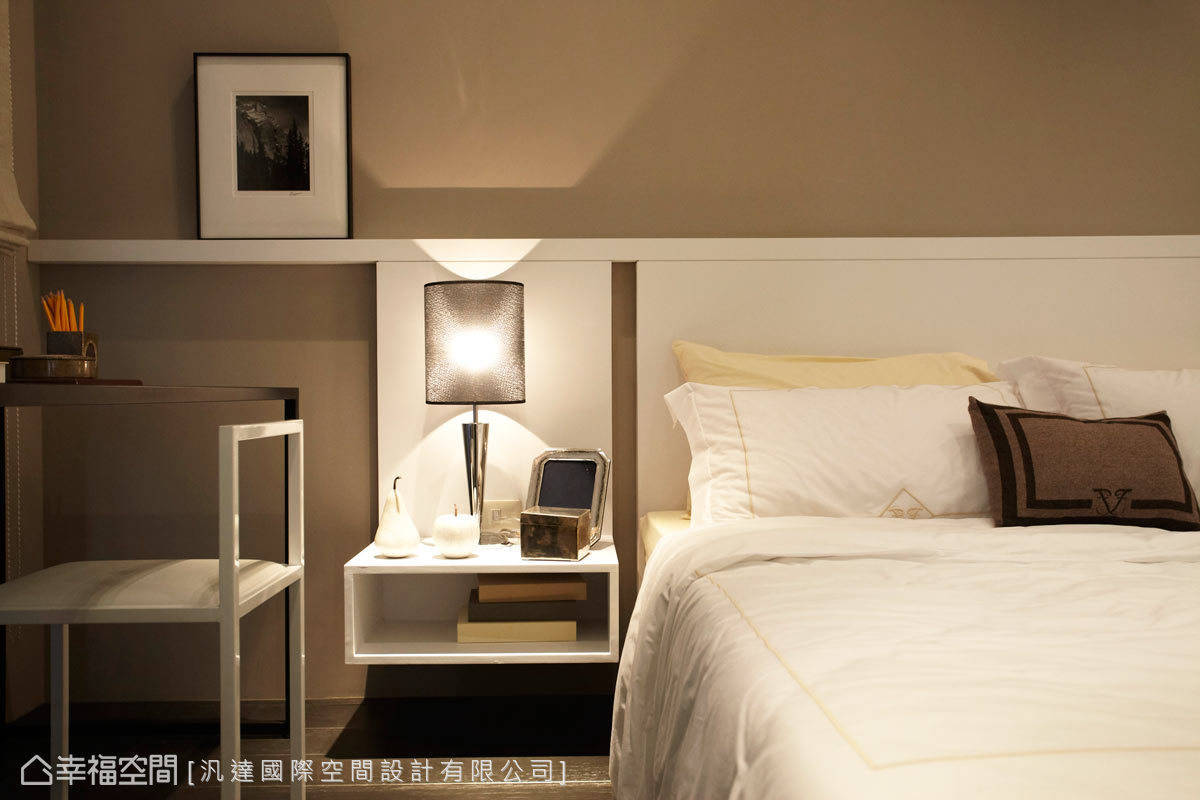 现代 简约 床 主卧图片来自tukumajia在137方现代简约二居的分享