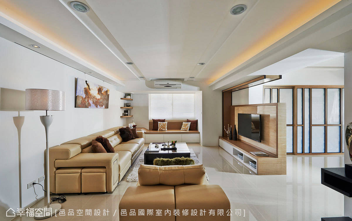 现代 简约 客厅图片来自tukumajia在125方现代简约三居的分享