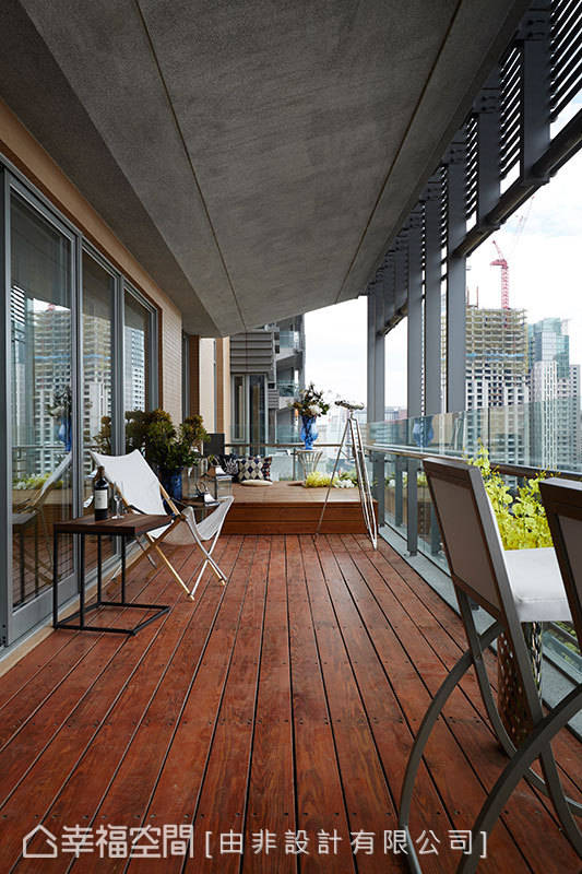 现代 阳台 简约图片来自tukumajia在264方现代简约三居的分享
