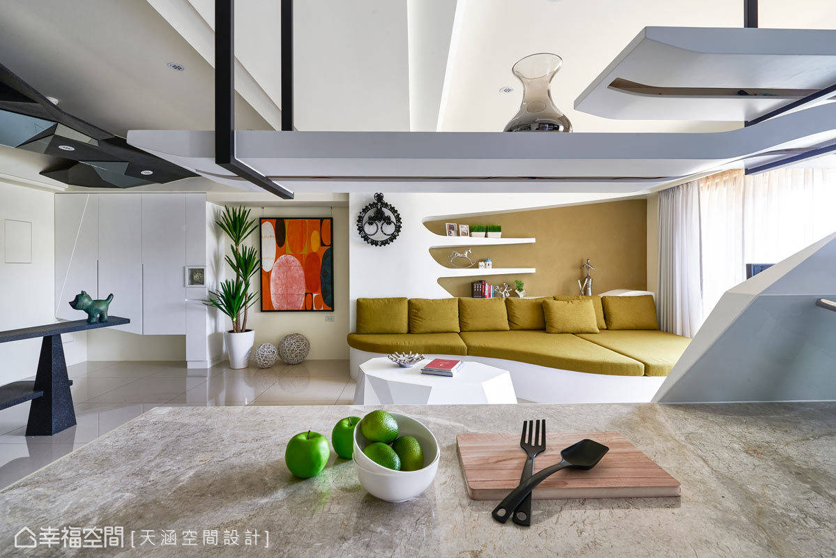 客厅 沙发图片来自tukumajia在116方混搭二居的分享