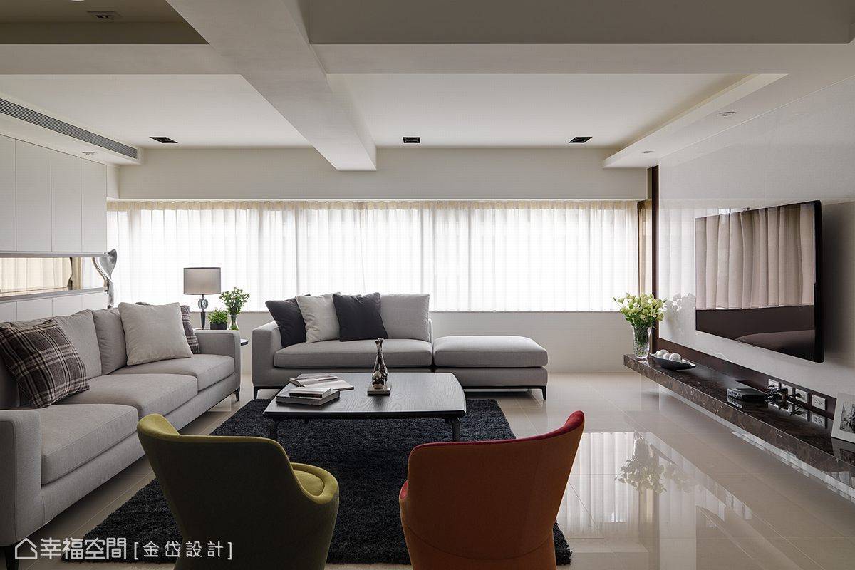 现代 简约 客厅图片来自tukumajia在215方现代简约四居的分享