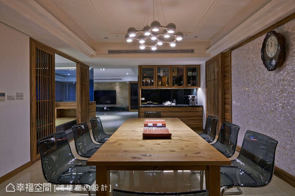 现代 简约 餐桌 餐厅图片来自tukumajia在215方现代简约三居的分享