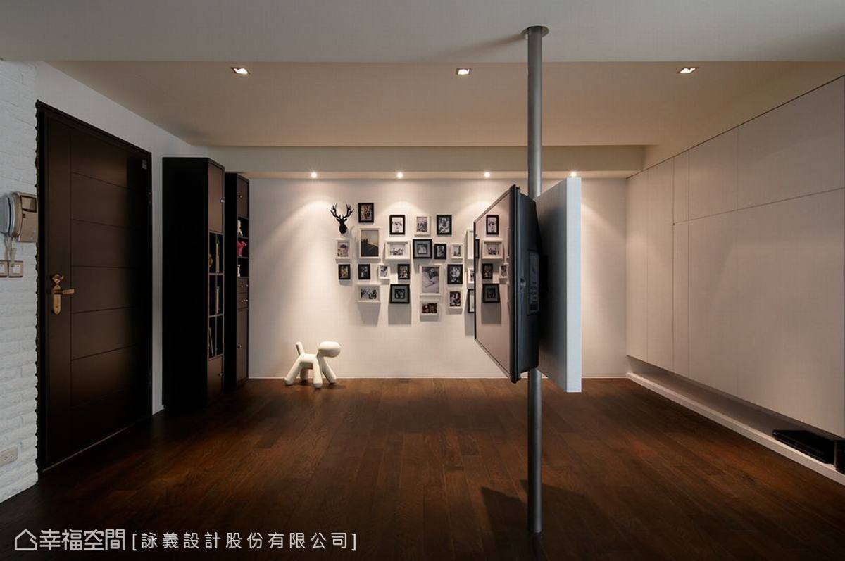 现代 简约 照片墙 客厅图片来自tukumajia在149方现代简约三居的分享