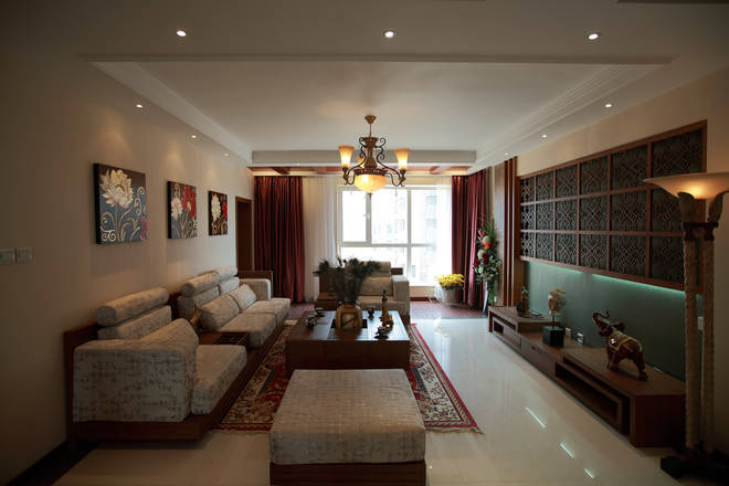 客厅图片来自tukumajia在165平东南亚三居室的分享