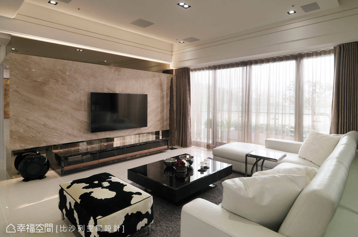 现代 欧式 客厅图片来自tukumajia在132方欧式四居的分享