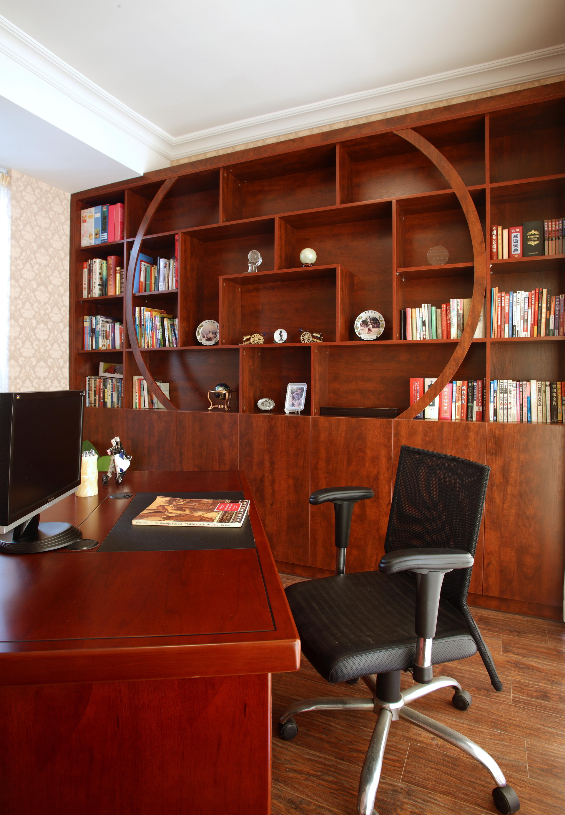 书房图片来自tukumajia在220平现代中式简约三居室的分享