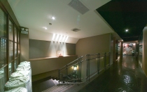 梯间廊道图片来自巫昆联在千代田：设计与美馔的汇合_东方风_628 平的分享