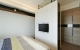 
                                    以电视墙界定出睡眠和更衣区，保有丰富机能和空间的开放性。